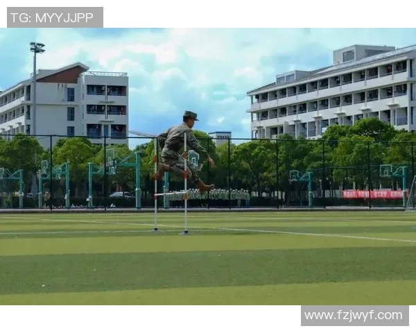 Myrwn在战斗中展现实力成功清线Hozto军训上路勇夺击杀荣耀 Myrwn在战斗中展现实力成功清线Hozto军训上路勇夺击杀荣耀